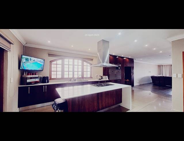 5 BEDROOM FREESTANDING FOR SALE IN FERNCLIFFE